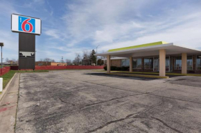 Motel 6-Lincoln, IL